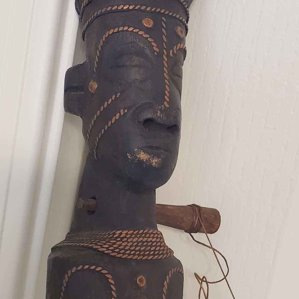 Handcrafted African Harp String Instrument - Picture 7 of 15
